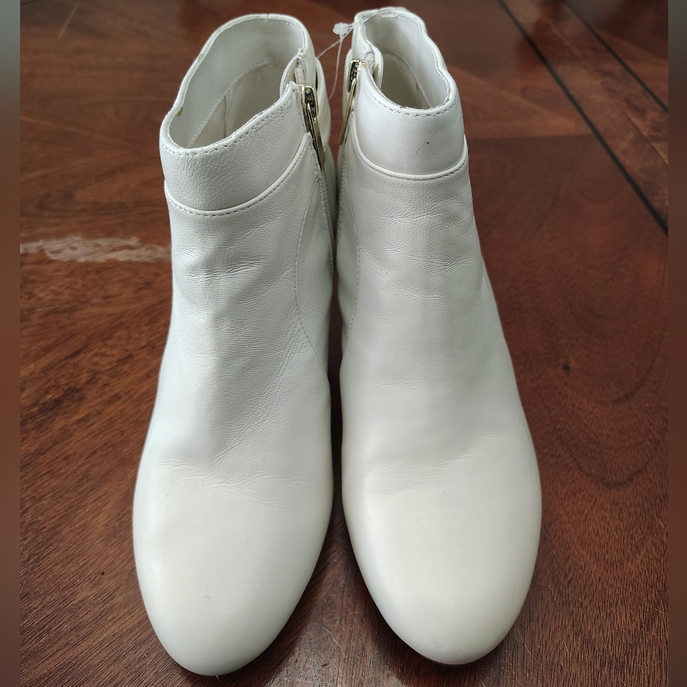 Bandolino White Ankle Booties Sleek Minimalist Design
